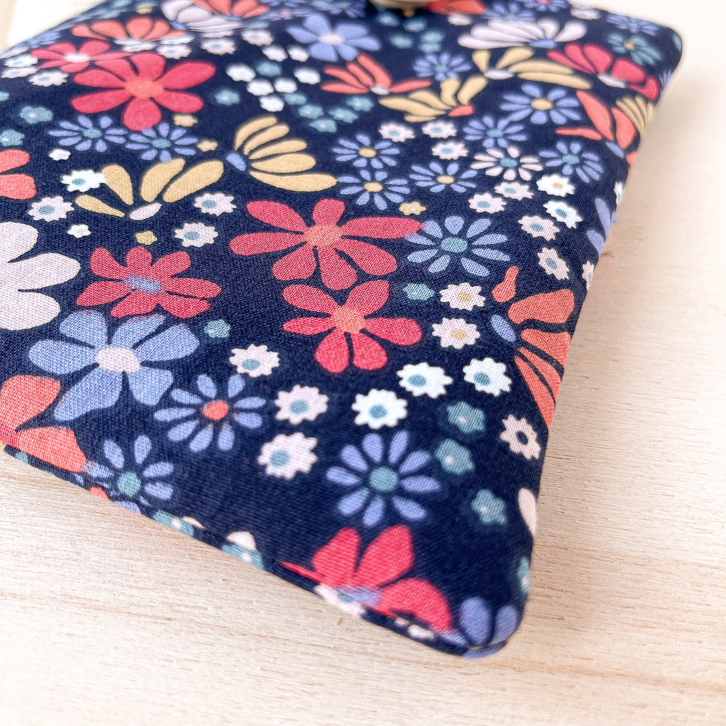 Tiny flowers padded e-reader sleeve