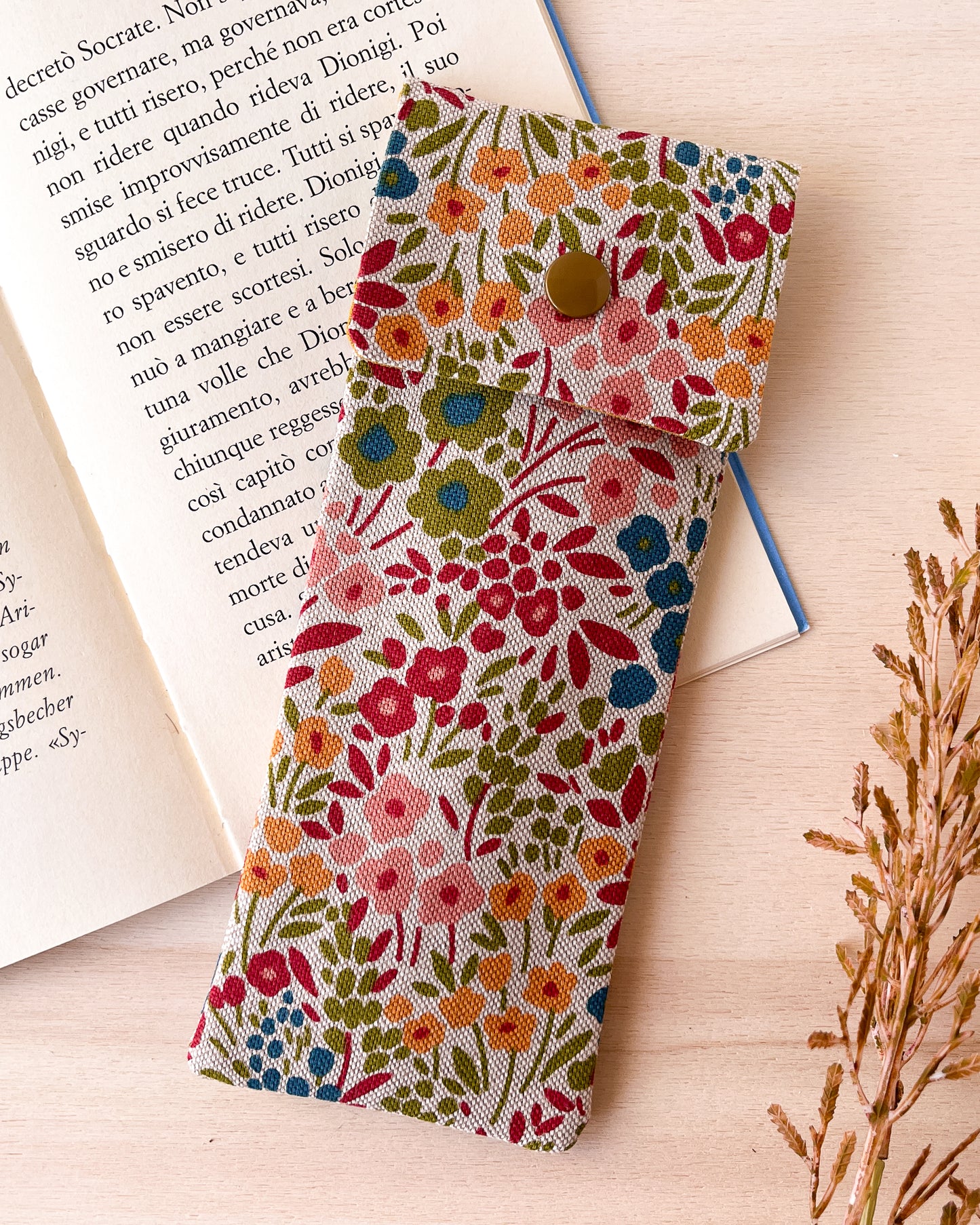 Astuccio con motivo floreale rosa