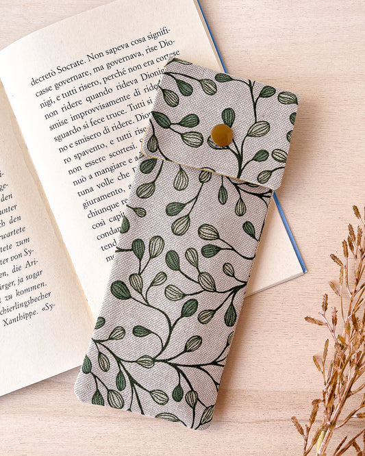 White leaves pencil case