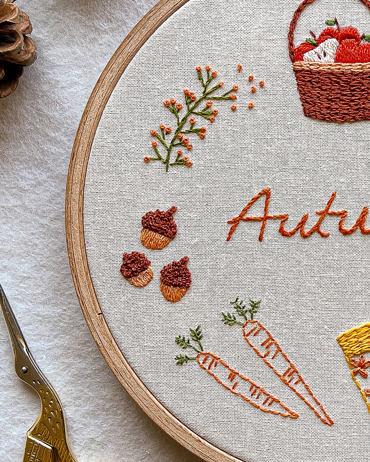 Autunno - pattern di ricamo a mano con istruzioni e video tutorial