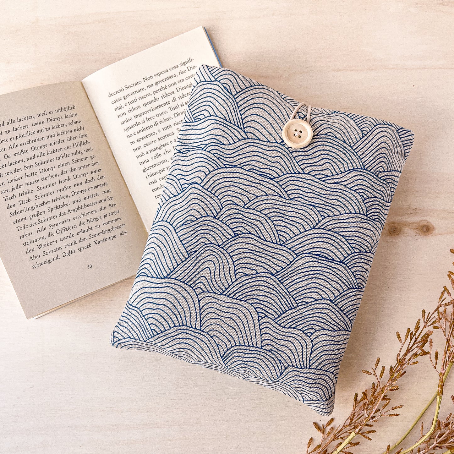 Custodia per libri imbottita in cotone con motivo a onde blu