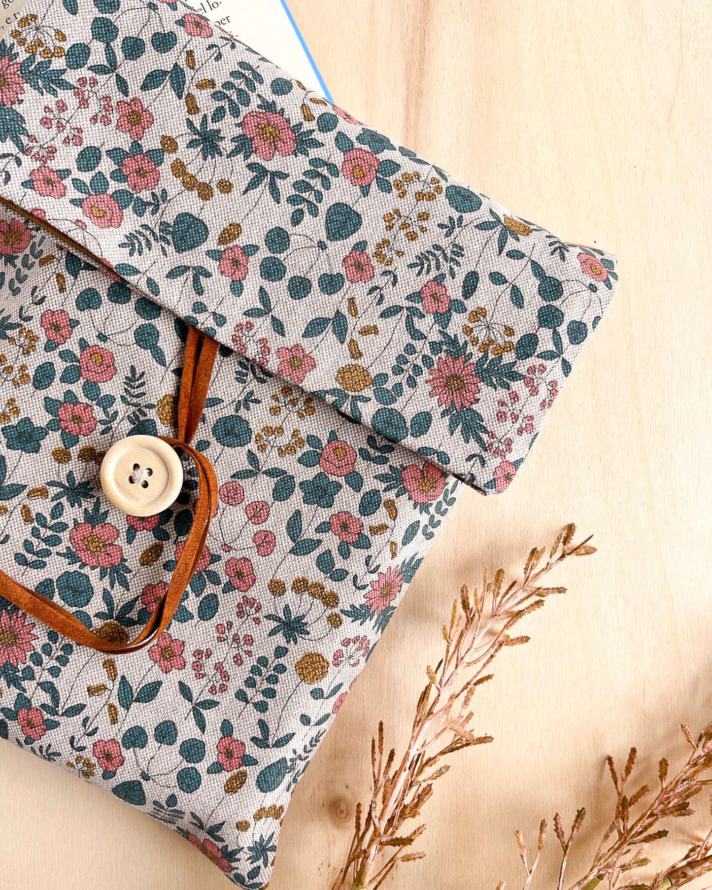 Custodia per libri regolabile in cotone con fiori rosa