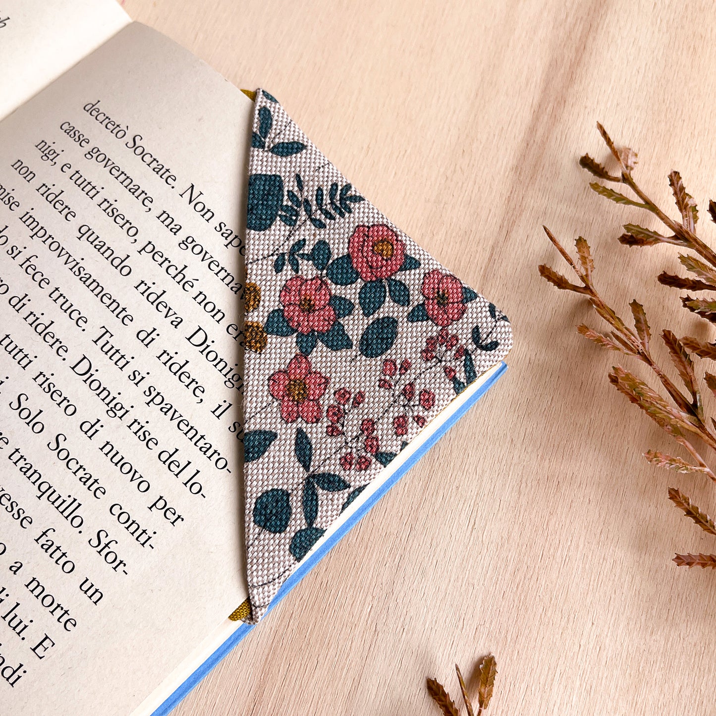 Corner fabric bookmark with pink flowers