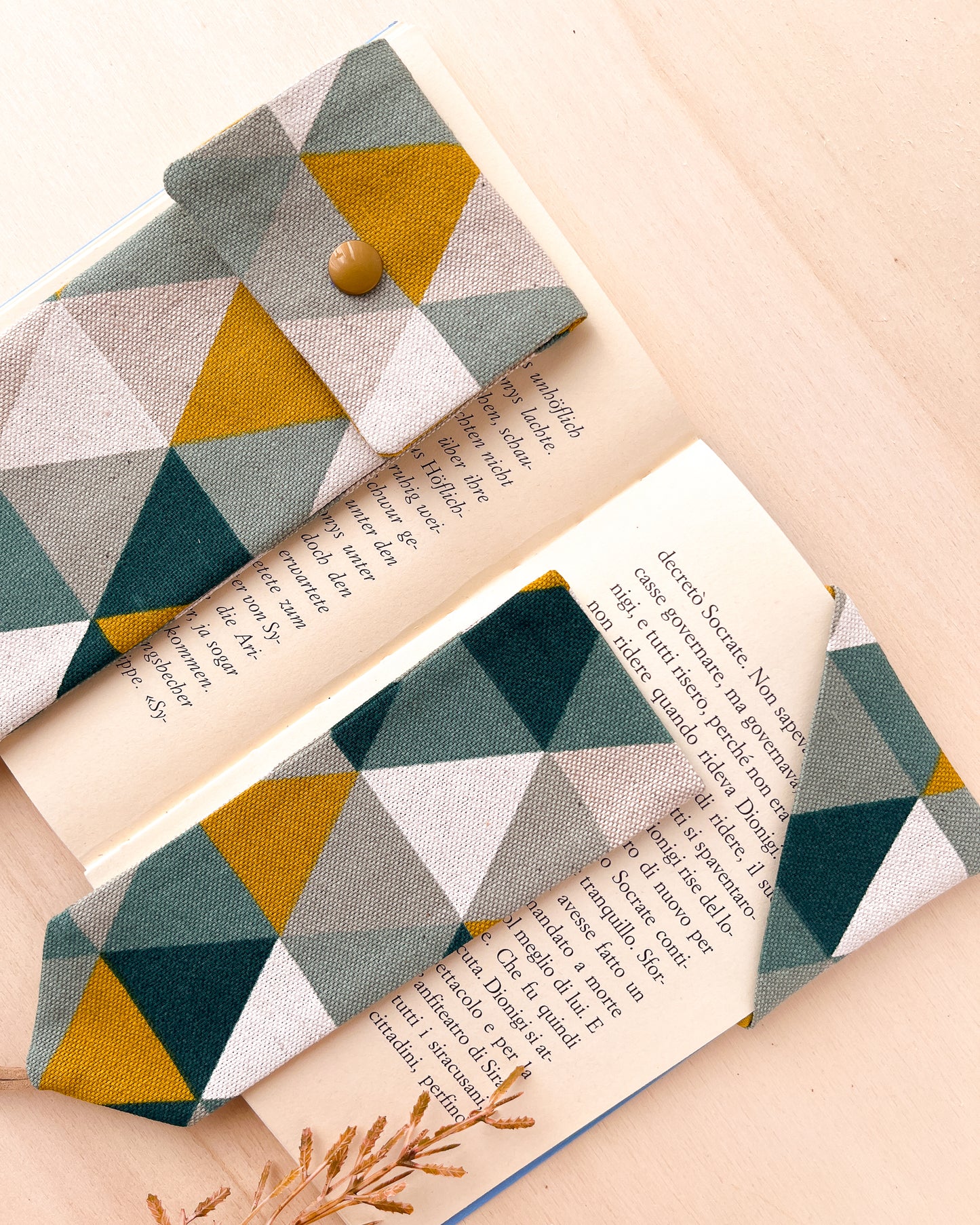 Astuccio con motivo geometrico + segnalibro