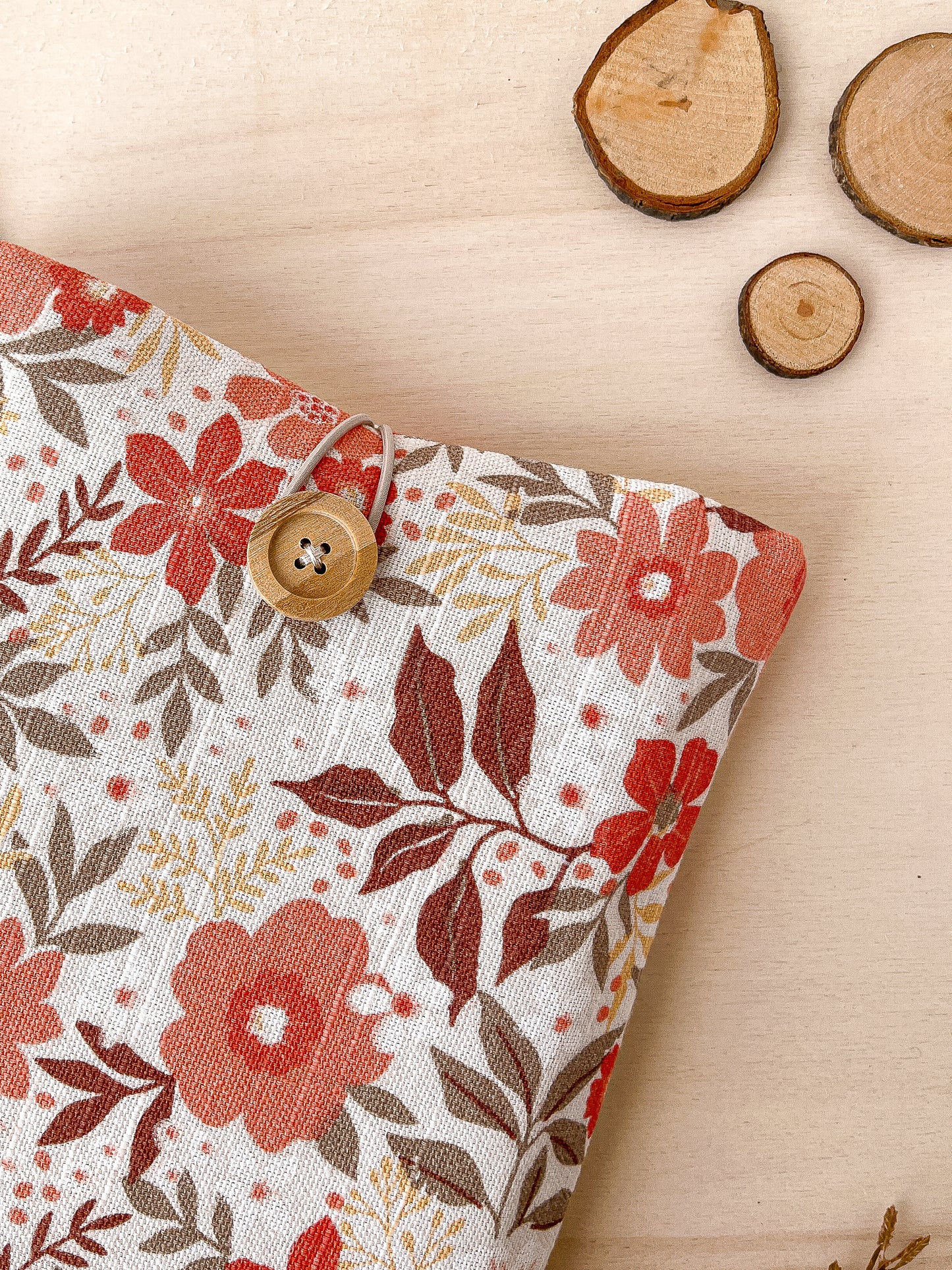 Custodia per libri imbottita in cotone con fiori arancio