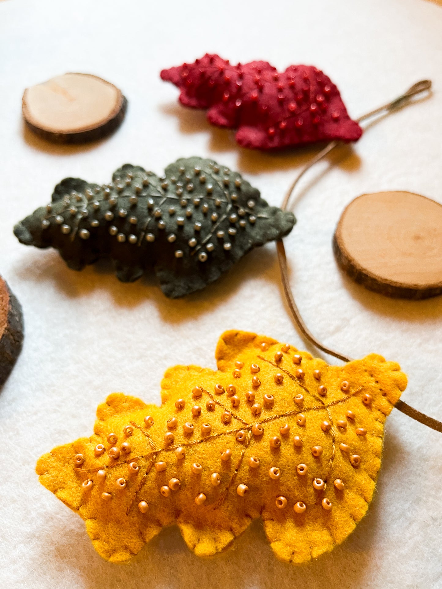 Embroidered felt leaf garland - digital pattern