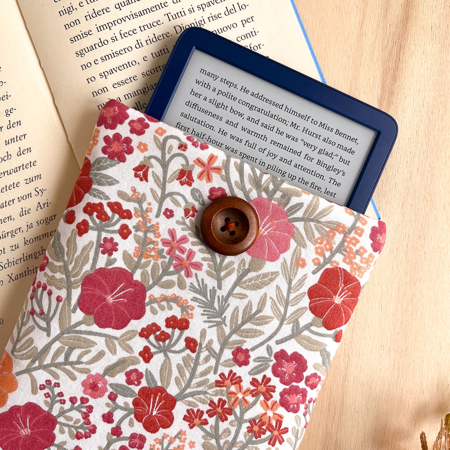 Custodia per e-reader con fiori Liberty