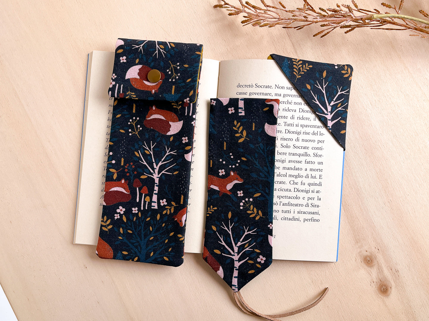 Astuccio con volpi e foresta + segnalibro