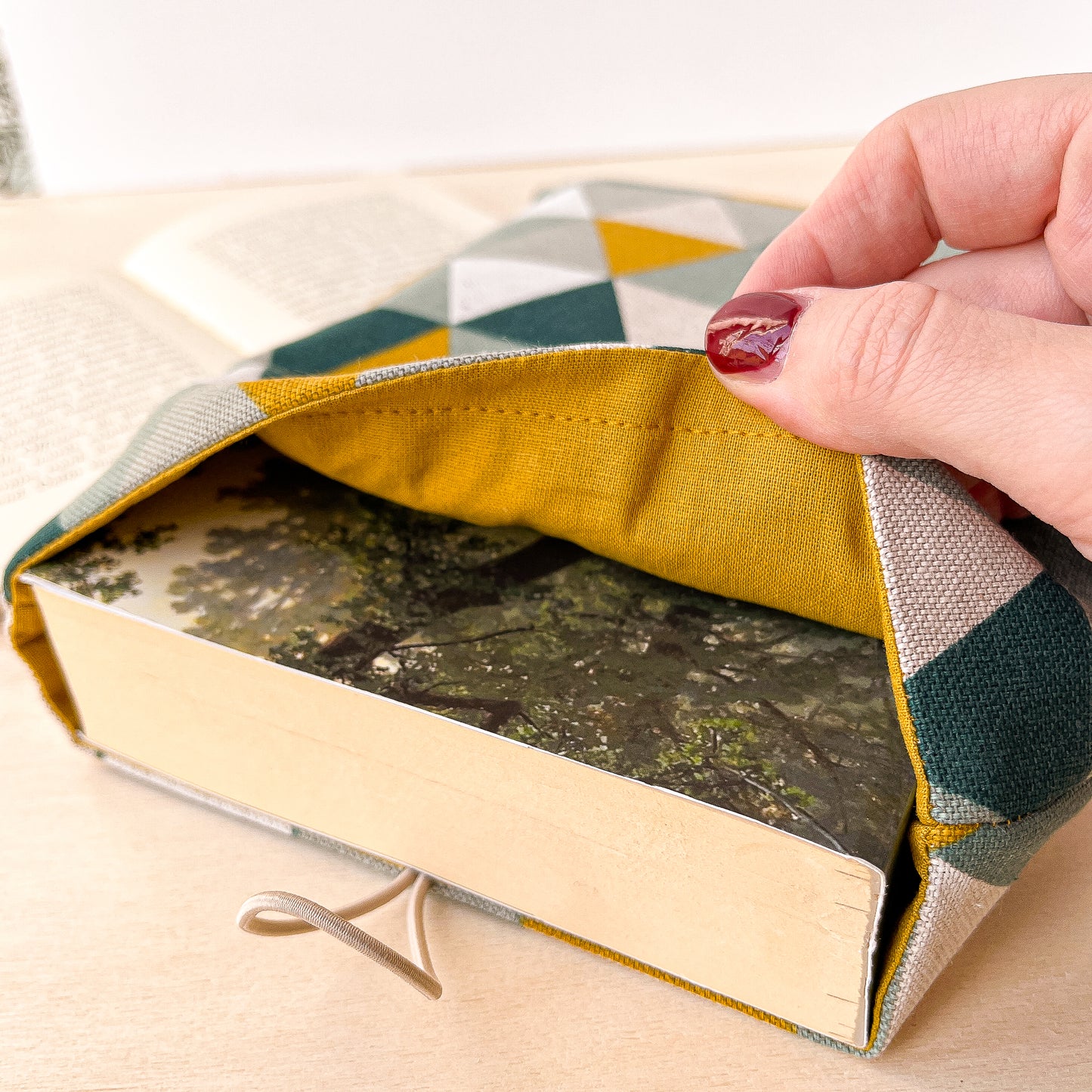 Custodia per libri imbottita in cotone con motivo geometrico