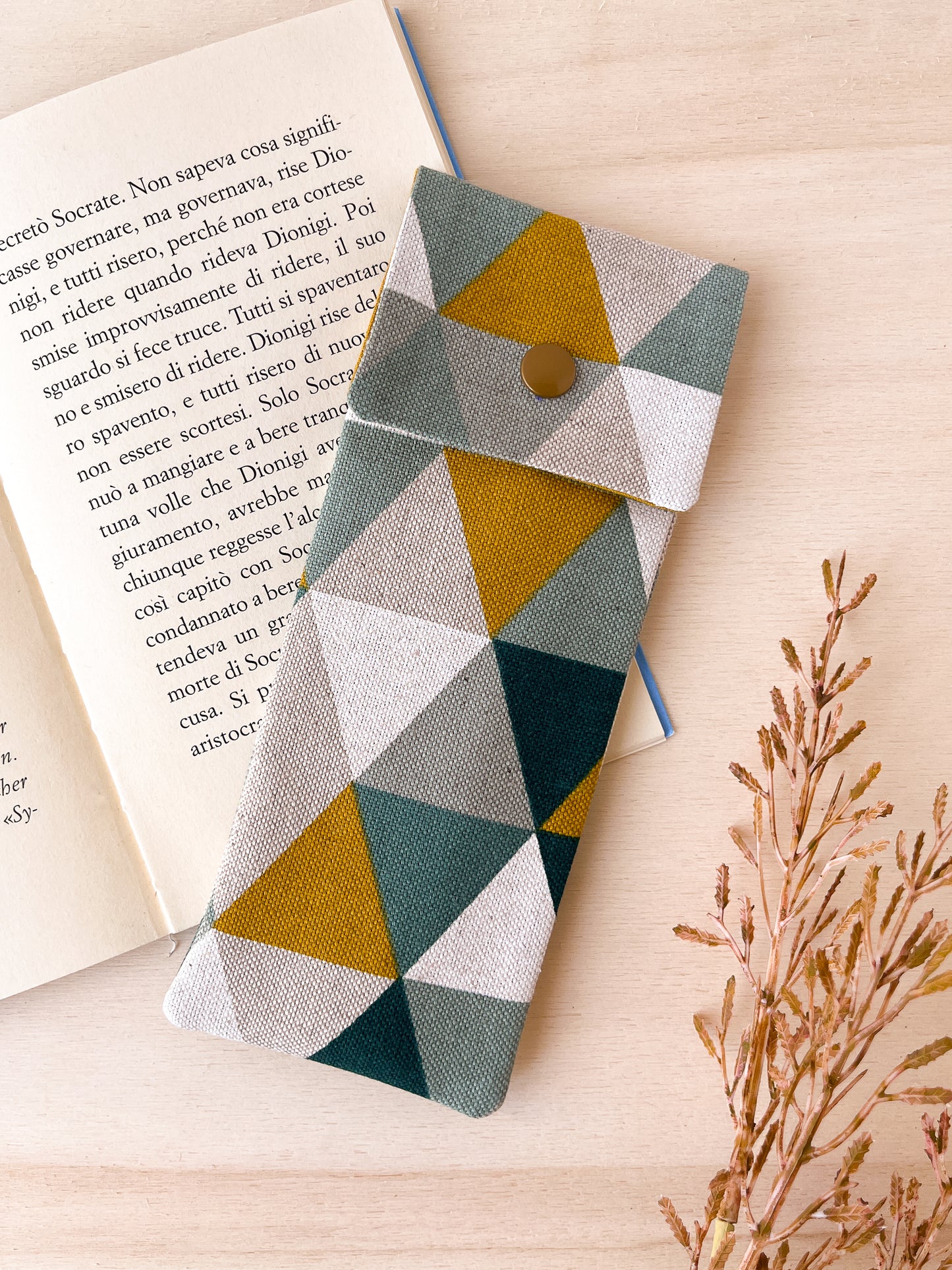 Astuccio con motivo geometrico + segnalibro