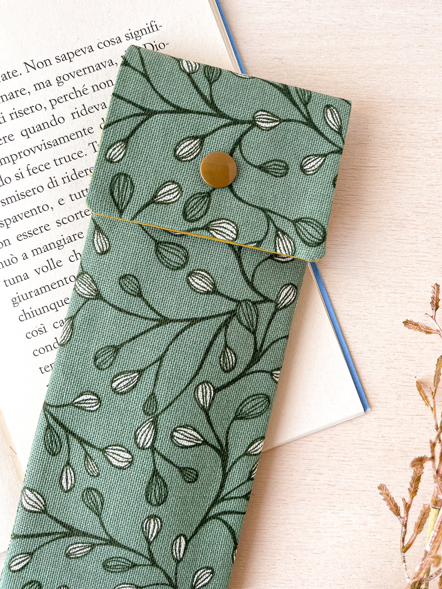 Astuccio verde con foglie + segnalibro