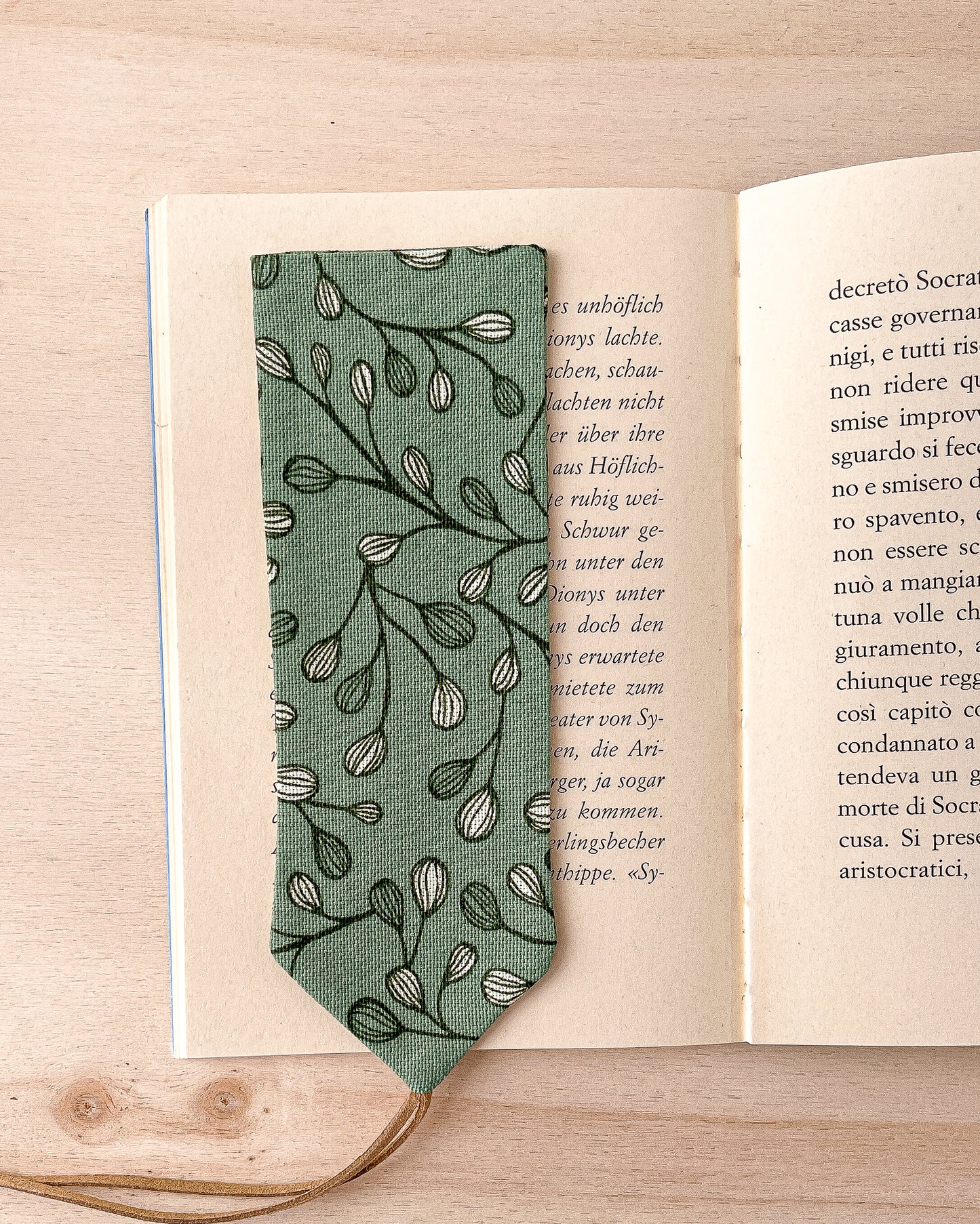 Astuccio verde con foglie + segnalibro