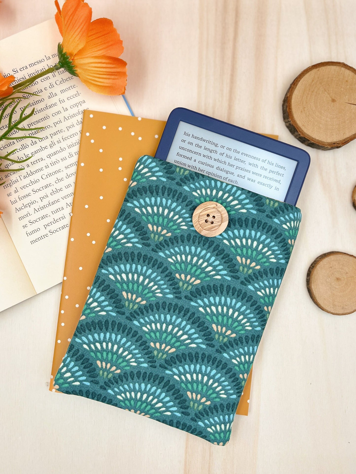 Peacock blue padded e-reader sleeve