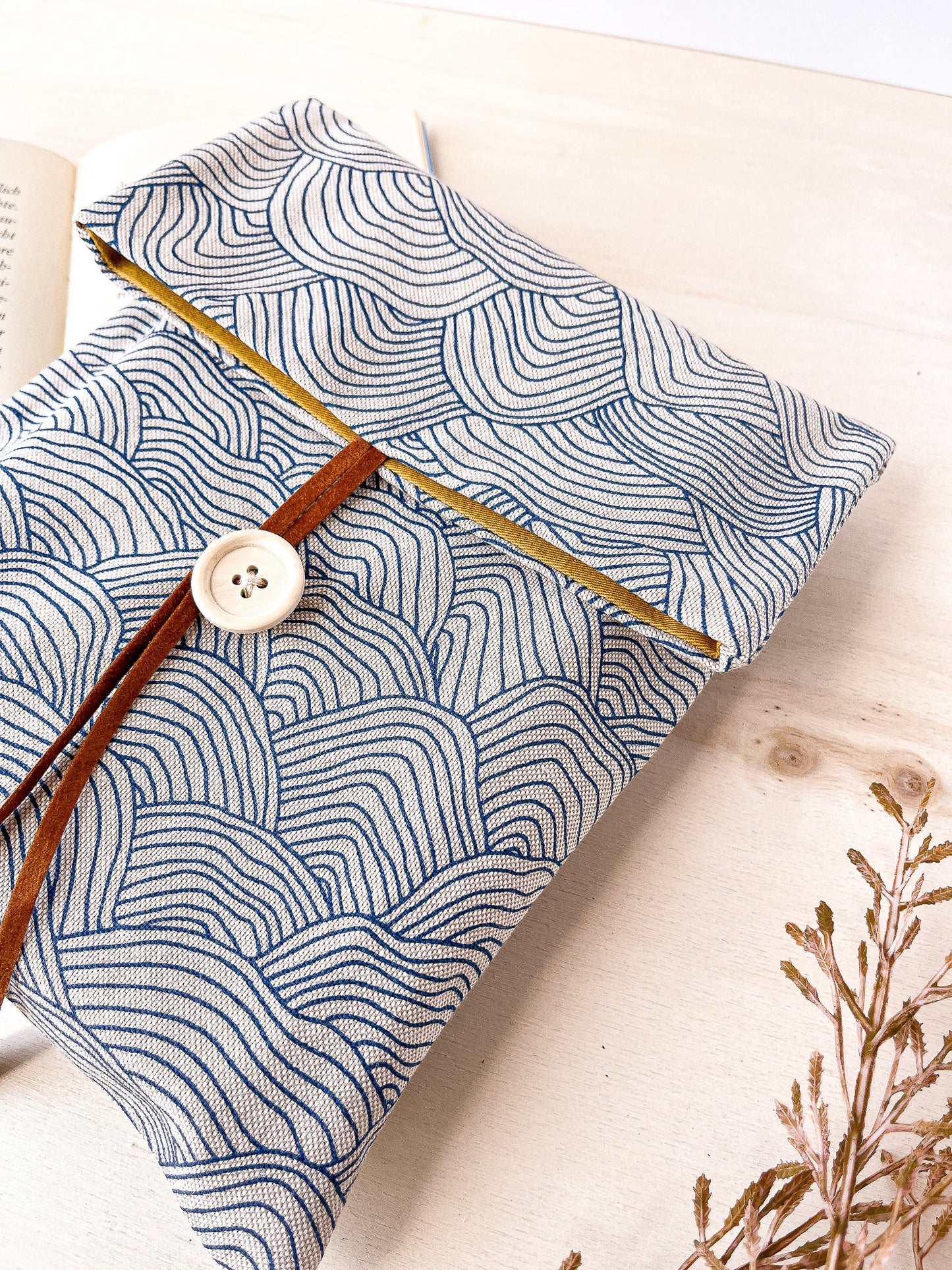 Custodia per libri regolabile in cotone con motivo a onde blu