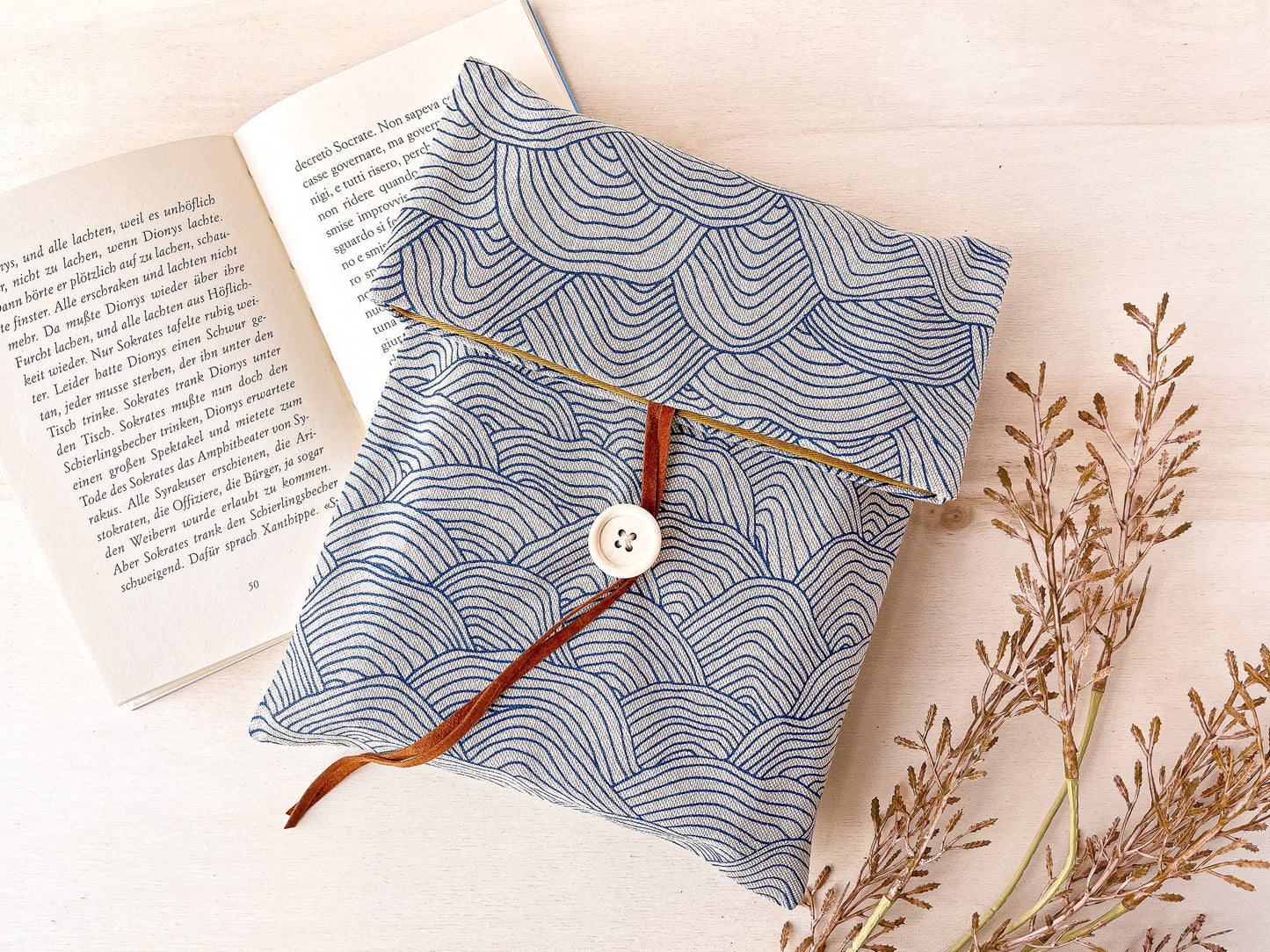Custodia per libri regolabile in cotone con motivo a onde blu
