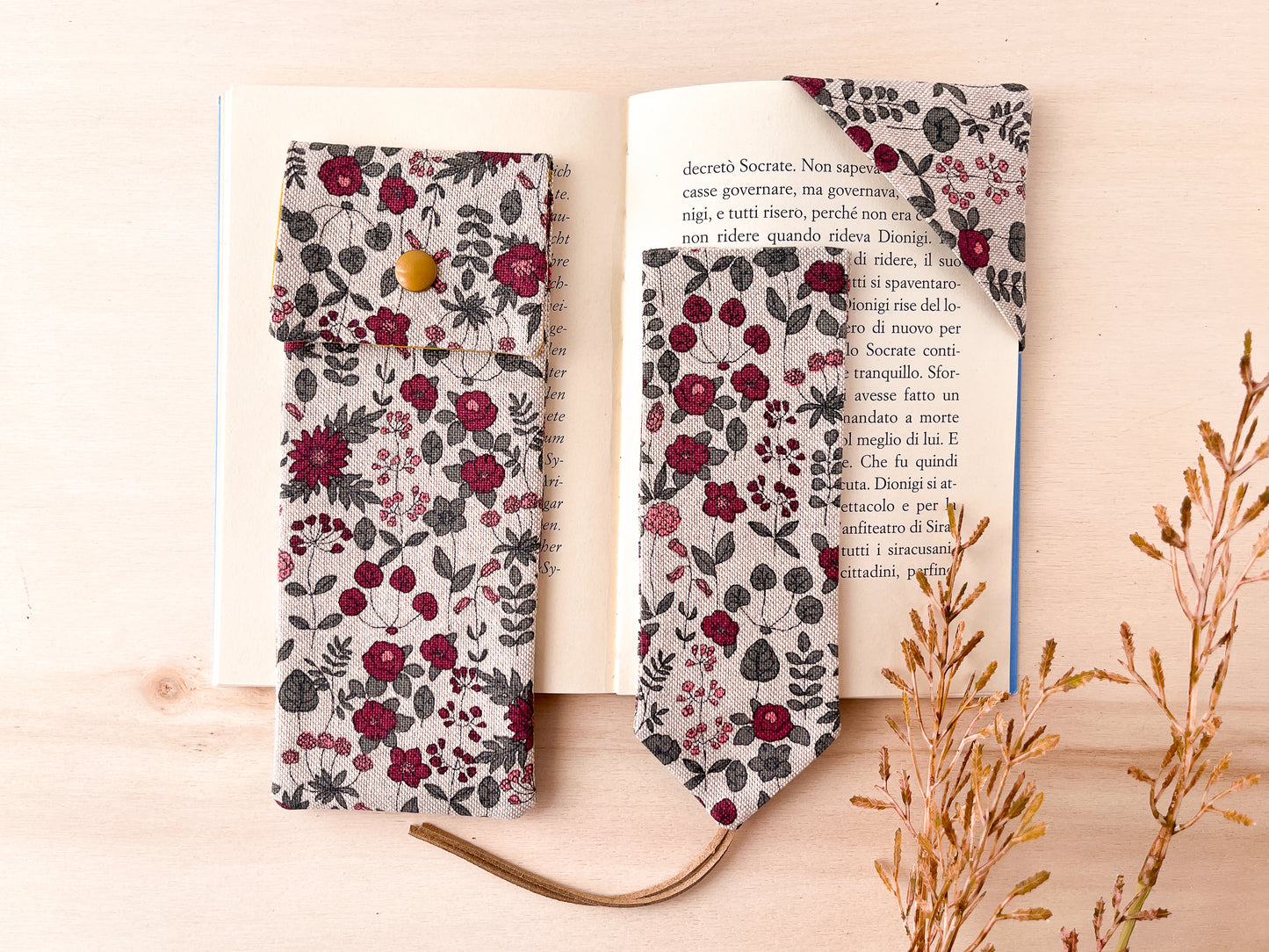 SOLD OUT - Astuccio con fiori rosa + segnalibro