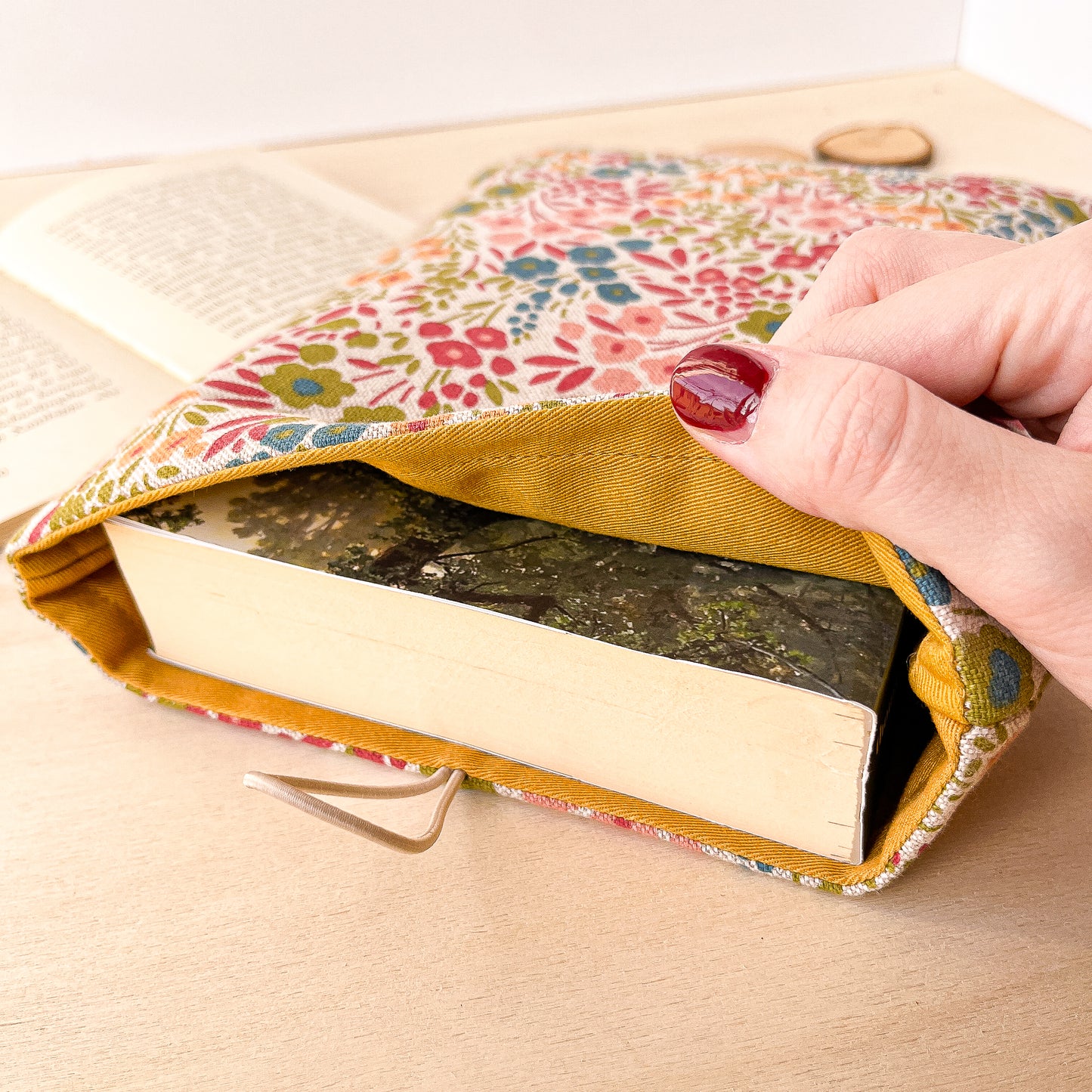 Custodia per libri imbottita in cotone con motivo floreale