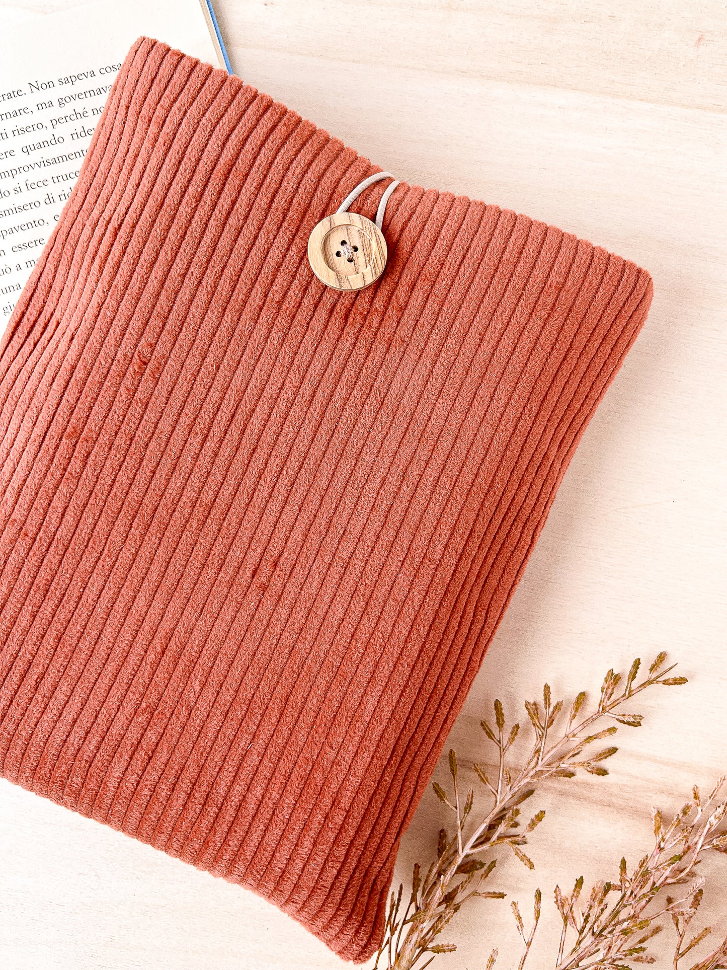 Custodia per libri imbottita in velluto terracotta