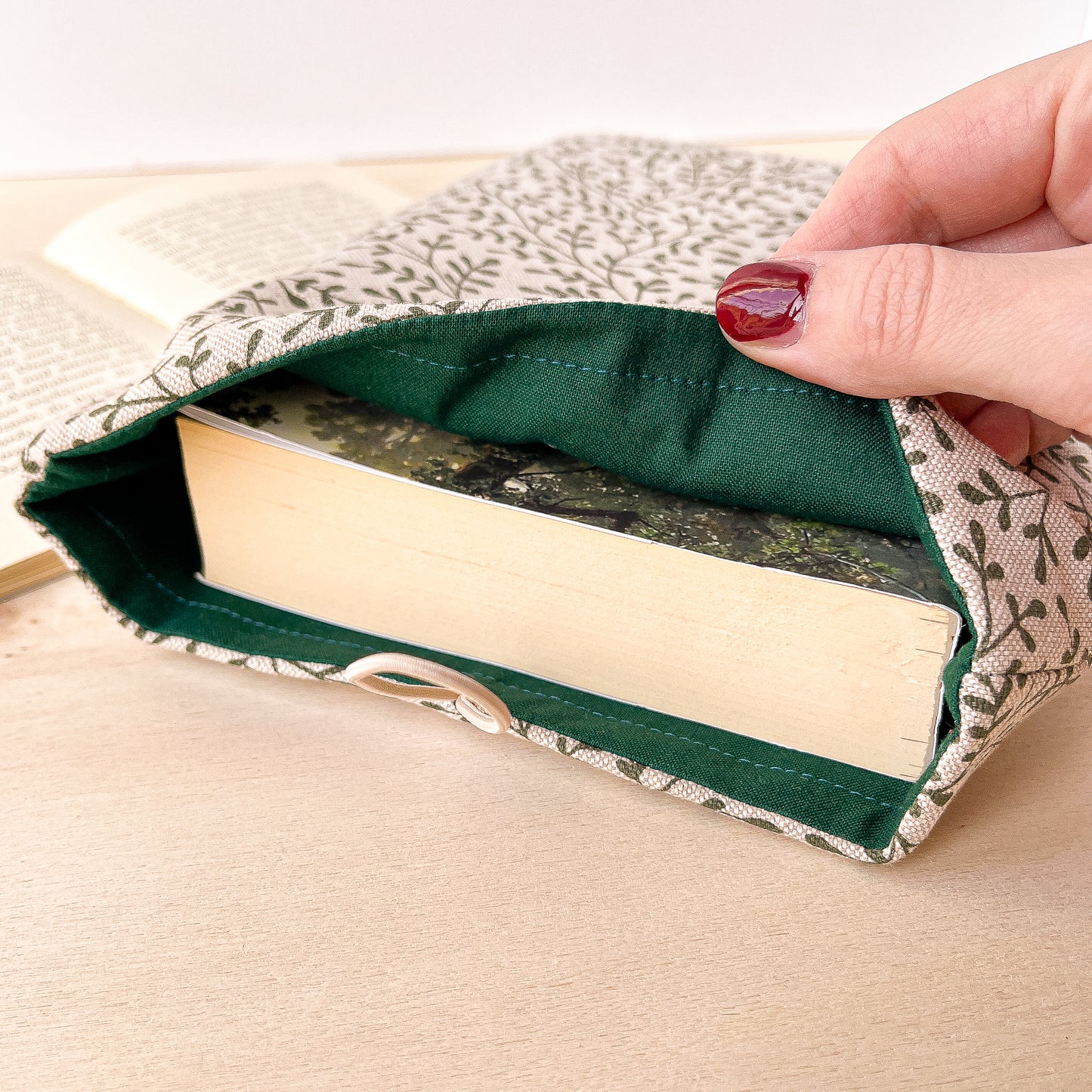 Custodia per libri imbottita in cotone con motivo a foglioline verdi