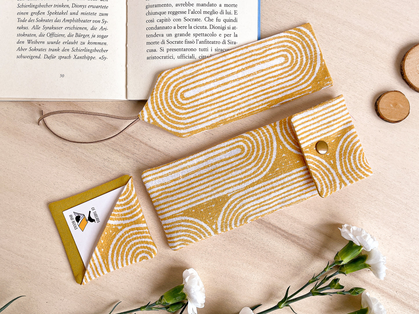 Astuccio con motivo geometrico giallo