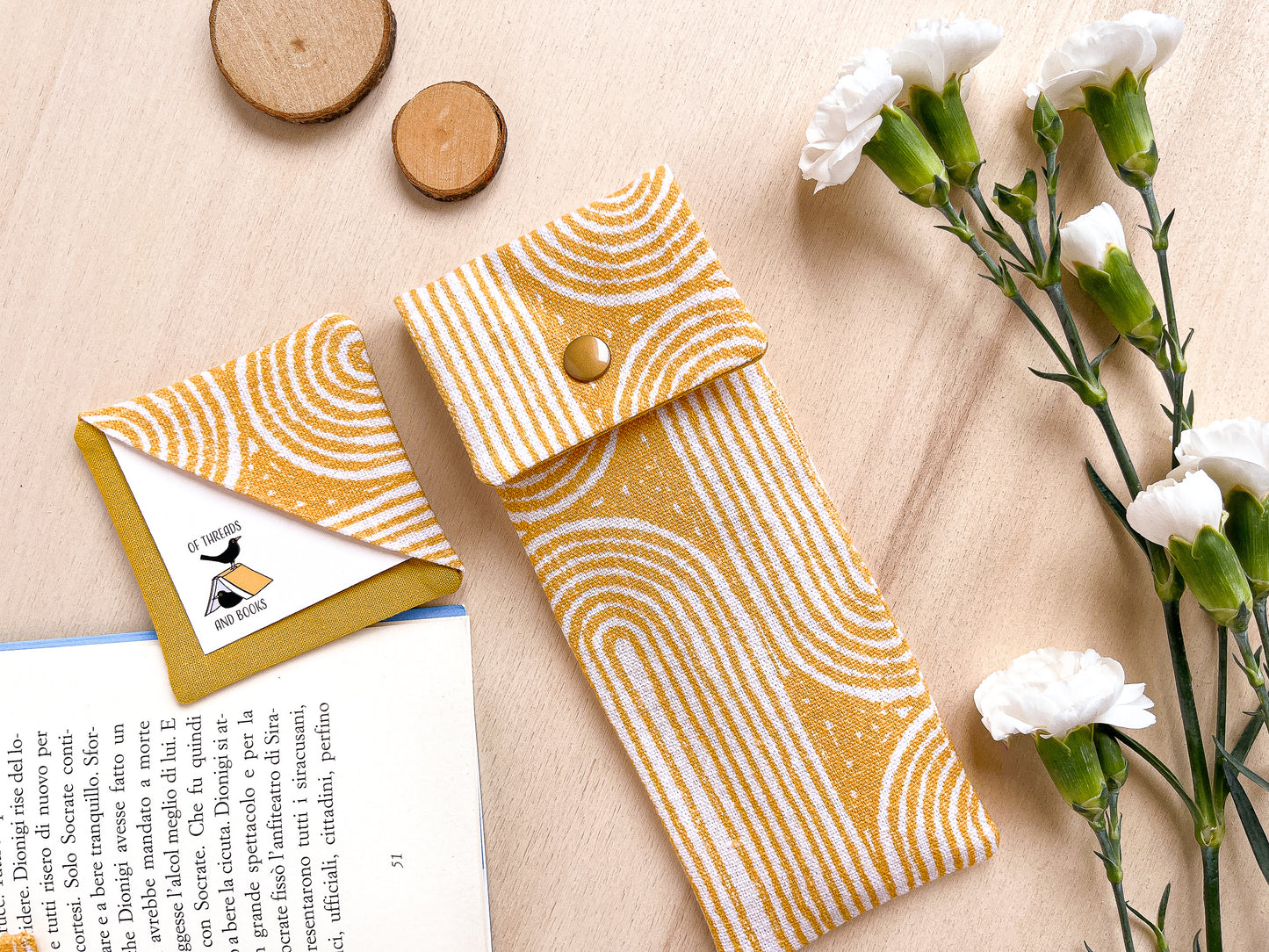 Astuccio con motivo geometrico giallo