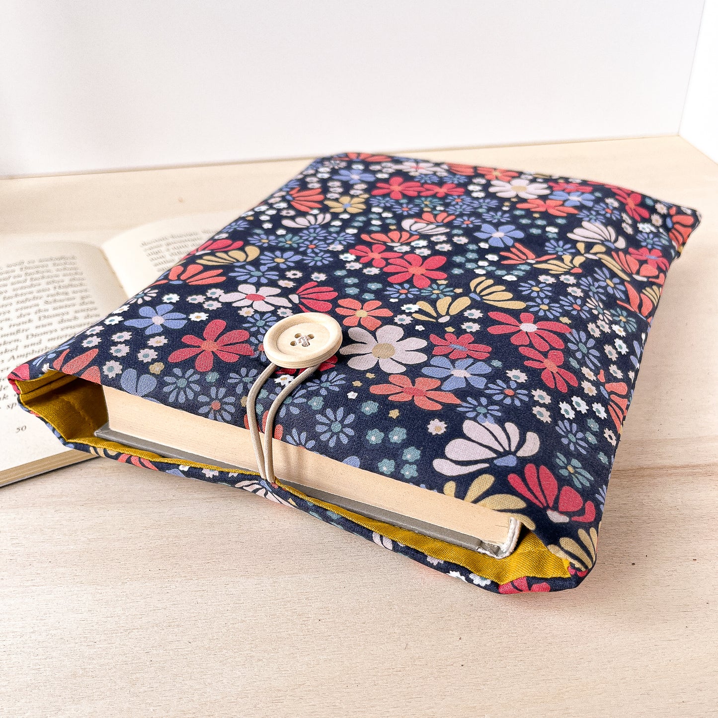 Tiny flowers padded book sleeve