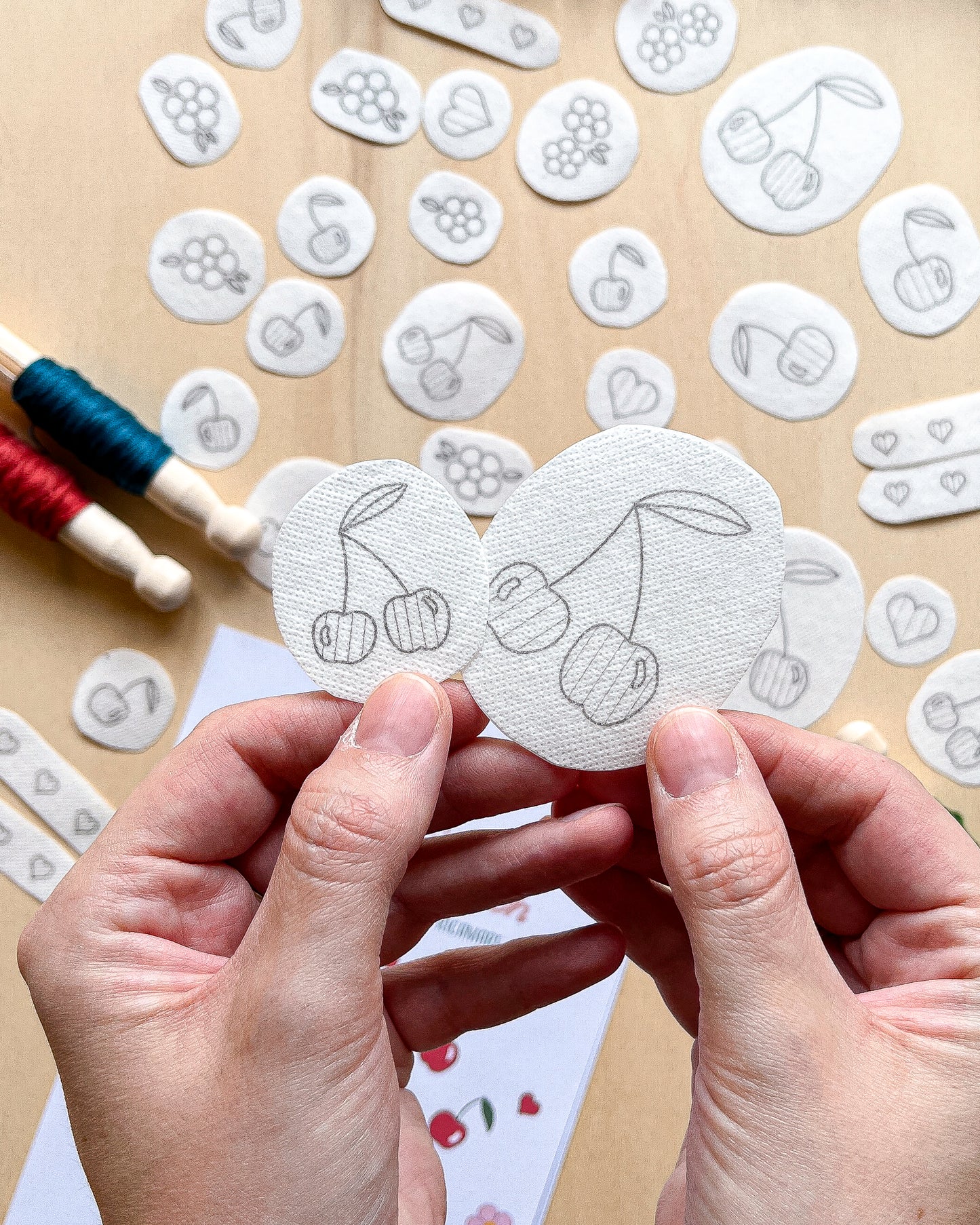 Pacchetto di stick and stitch - Ciliegie, fiori e cuori