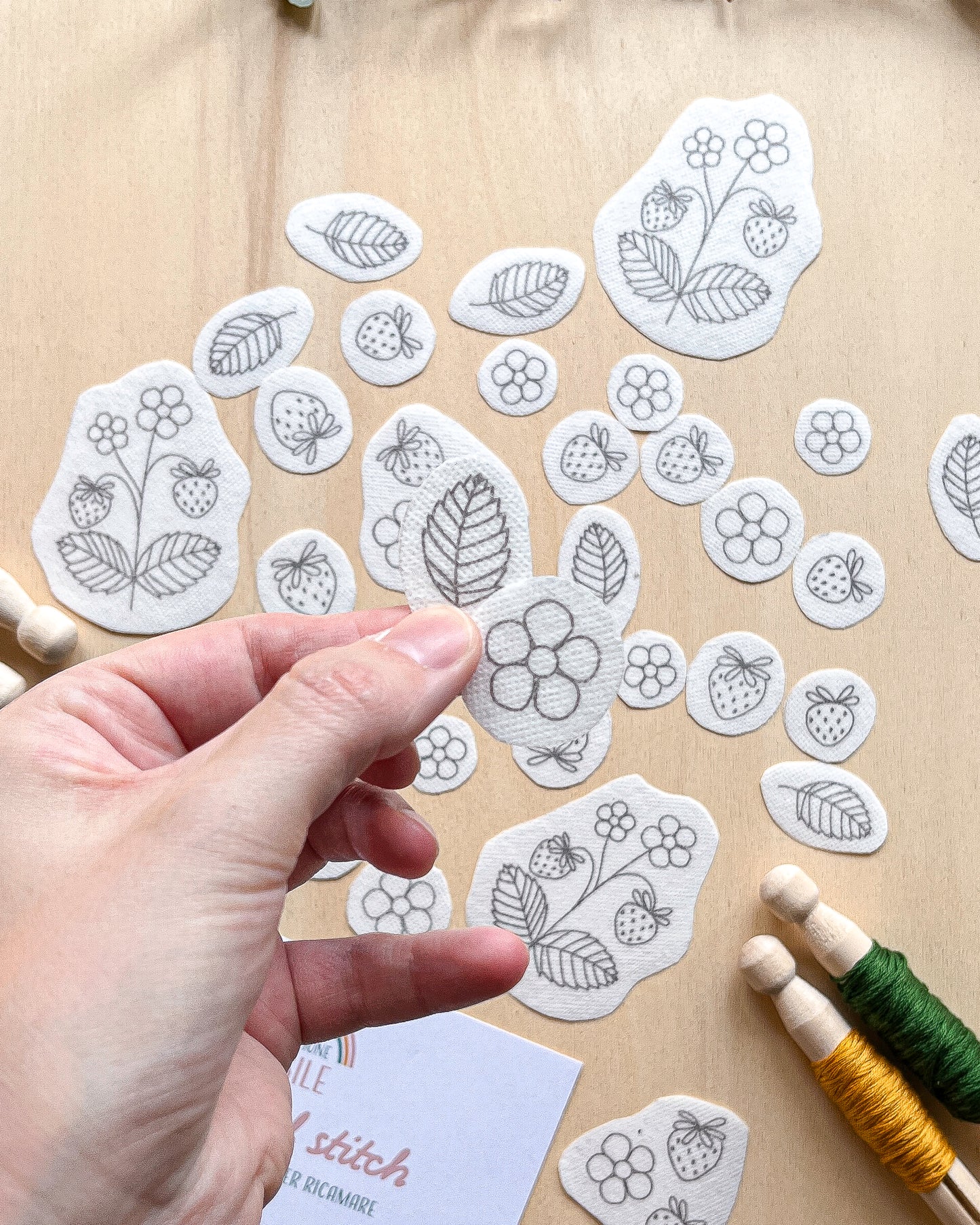Pacchetto di stick and stitch - Fragole e fiori