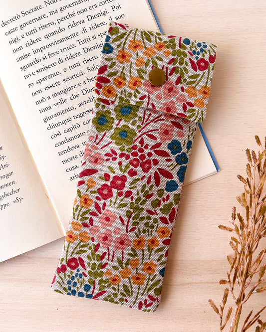  Flowery pencil case