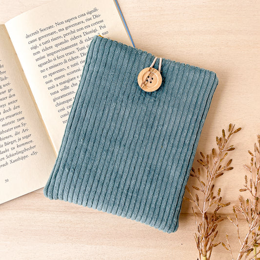 Custodia per e-reader in velluto azzurro con fodera gialla