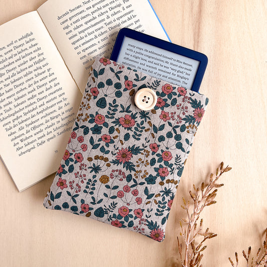 Pink flowers padded e-reader sleeve