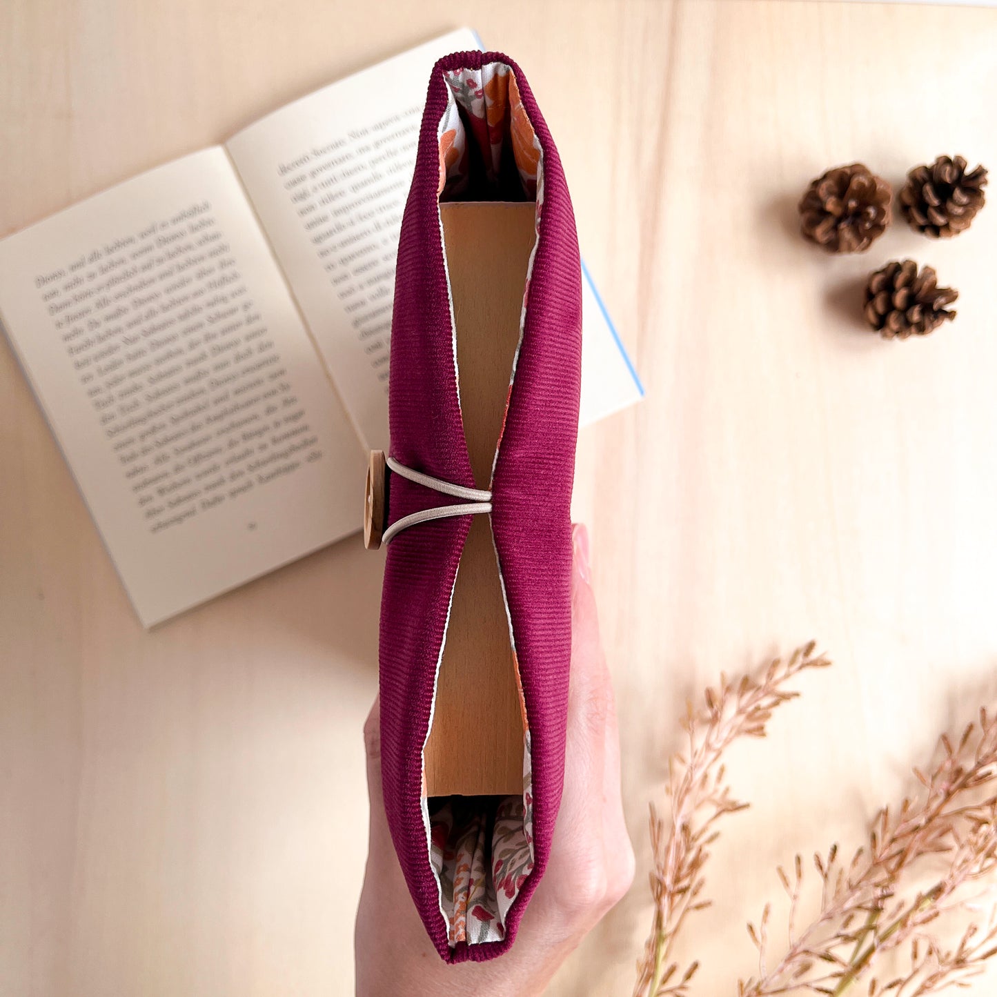 Custodia per libri imbottita in velluto fucsia con fodera Liberty