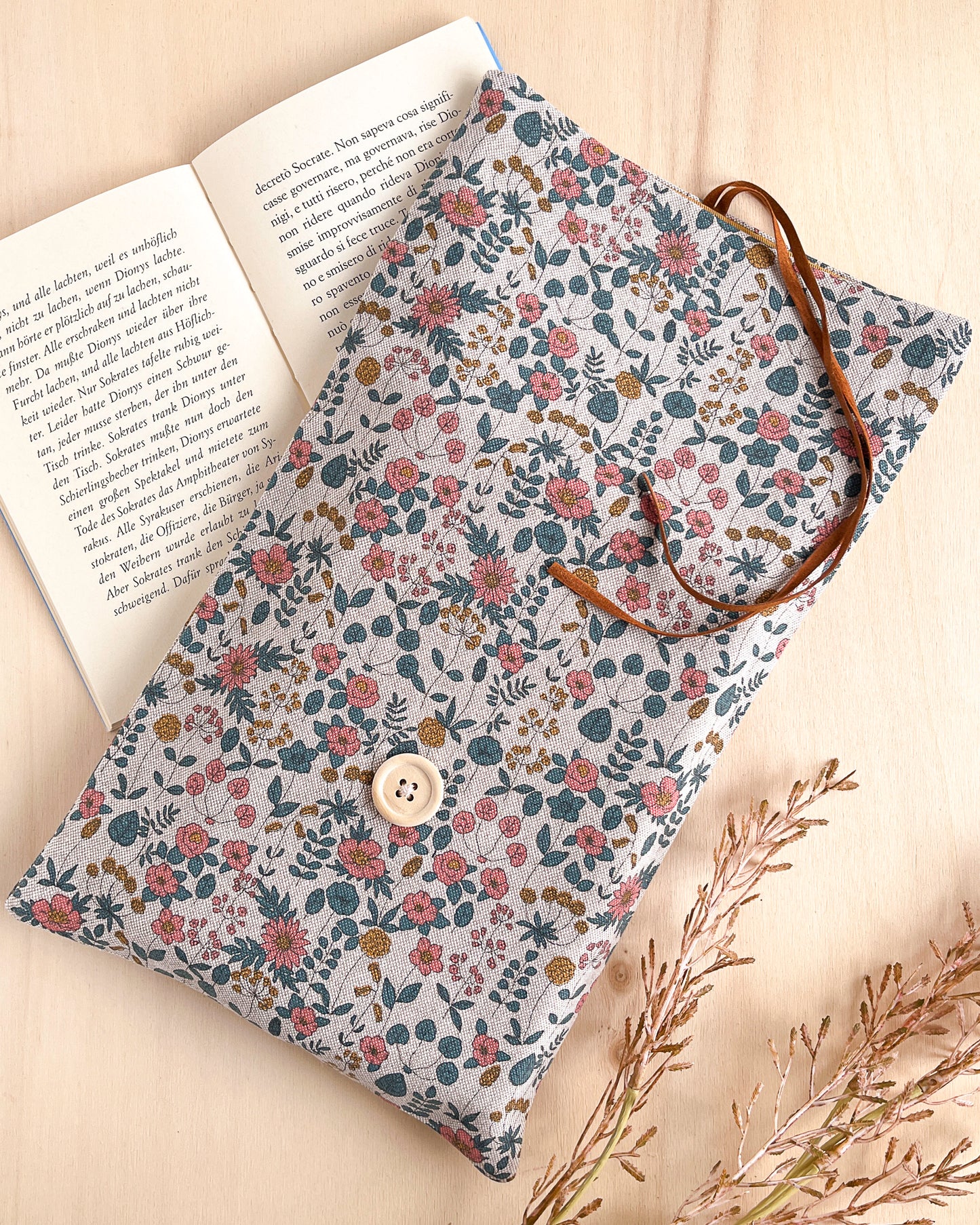 Custodia per libri regolabile in cotone con fiori rosa