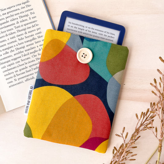 Colourful padded e-reader sleeve