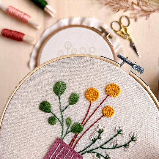 Of threads and books | Portalibri in stoffa e tutorial di ricamo ...