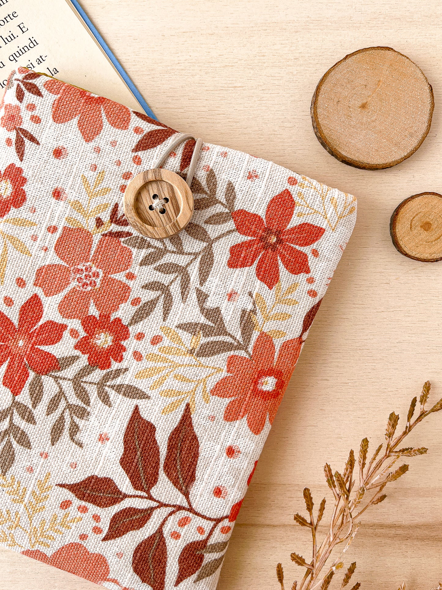 Orange flowers padded e-reader sleeve