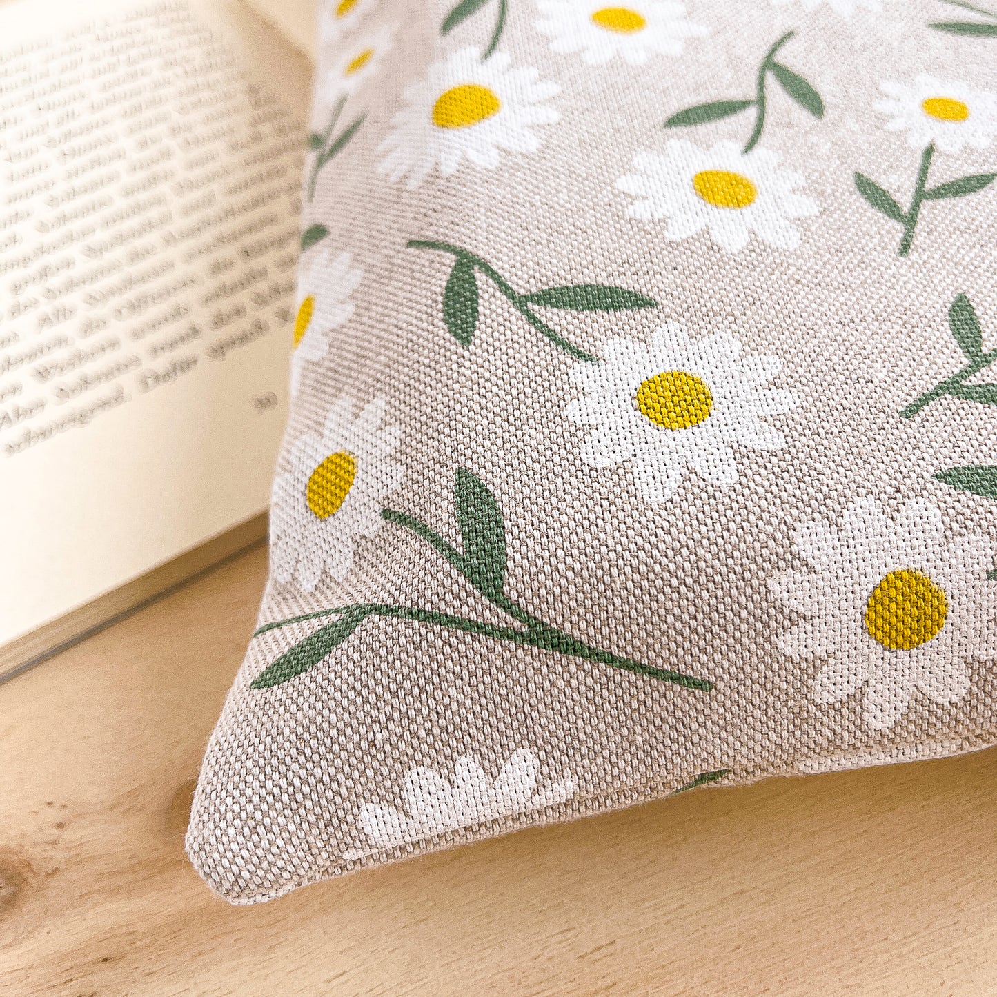 Custodia per libri imbottita in cotone fantasia margherite fatta a mano