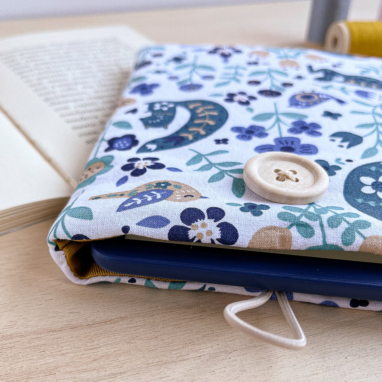 Custodia per e-reader in cotone con animali del bosco