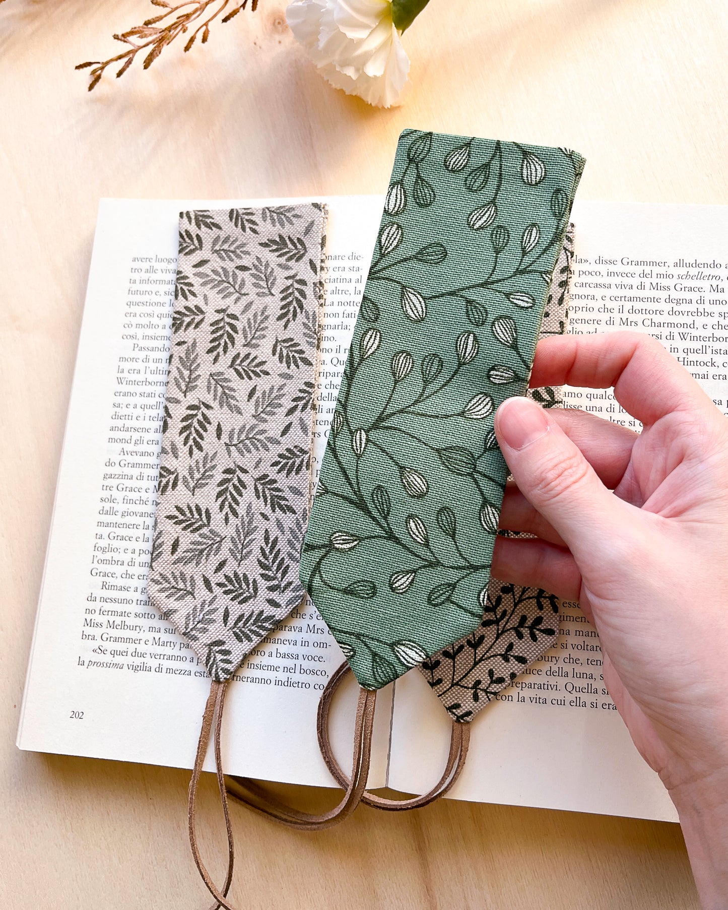 Set di 3 segnalibri con motivi botanici