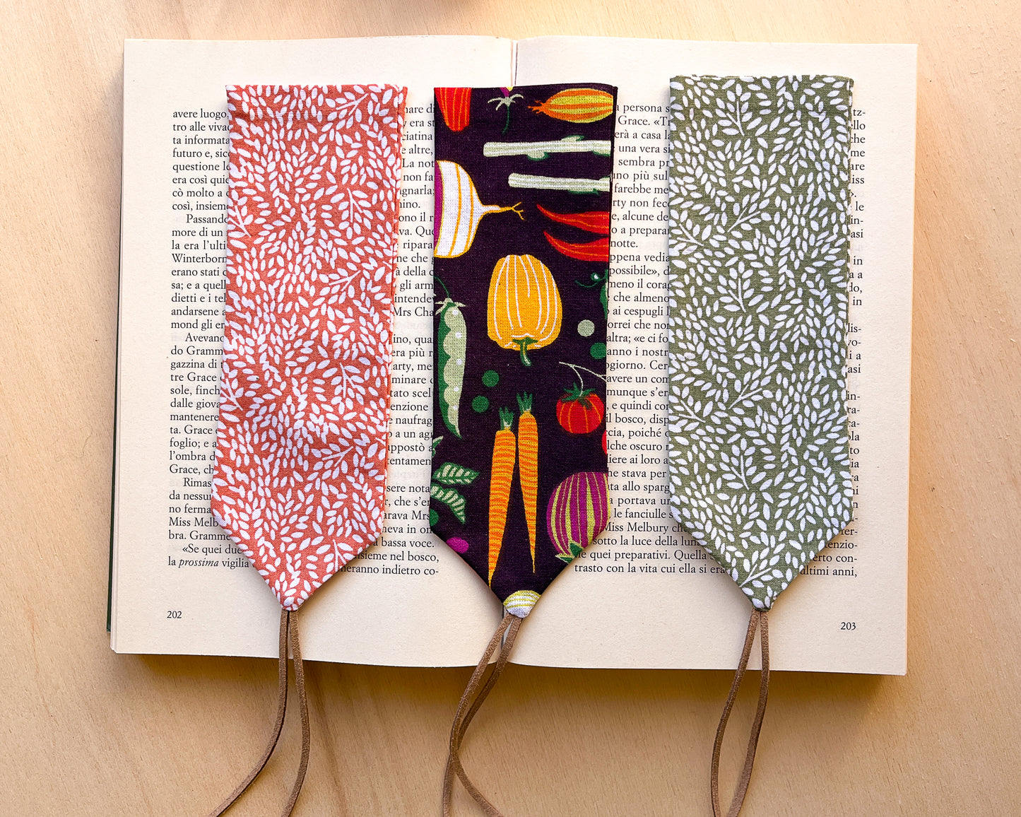 Set di 3 segnalibri con pattern colorati