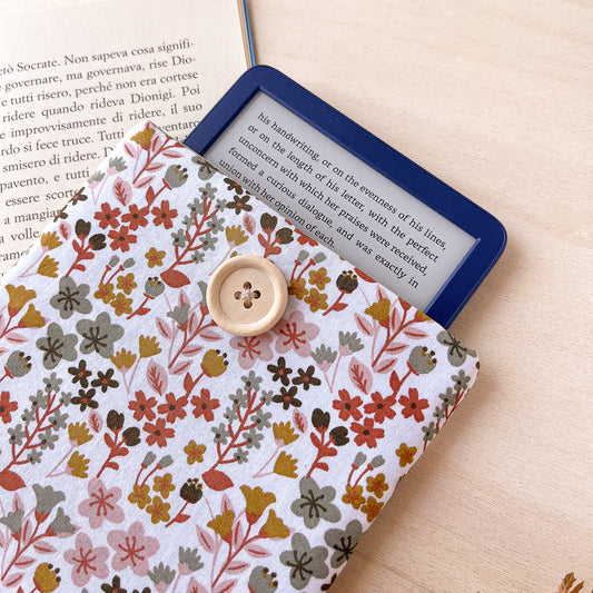 Tiny flowers padded e-reader sleeve