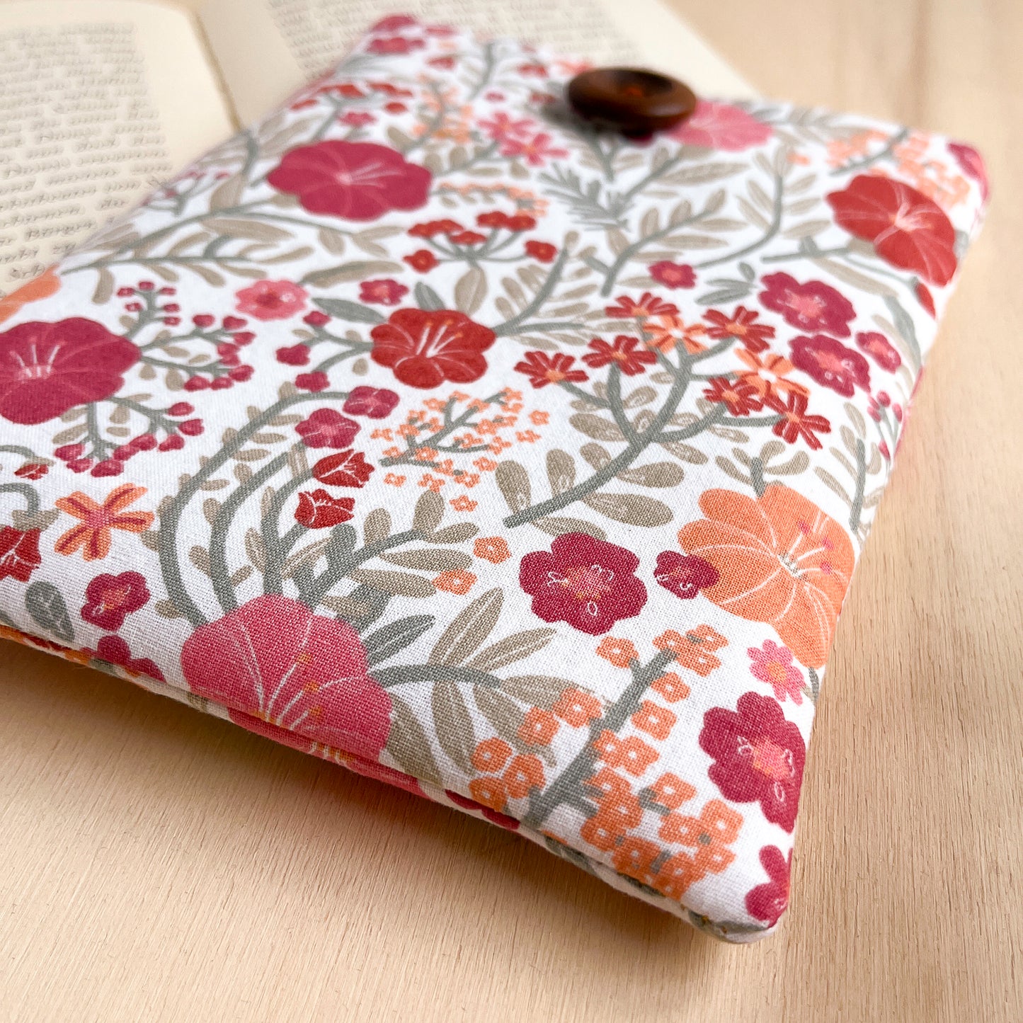 Custodia per e-reader con fiori Liberty