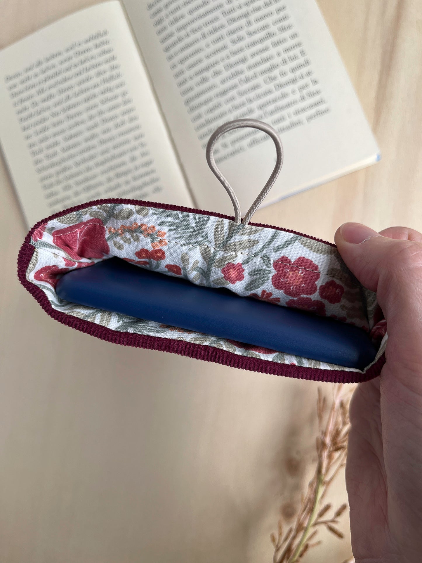 Custodia per e-reader in velluto fucsia con fodera Liberty