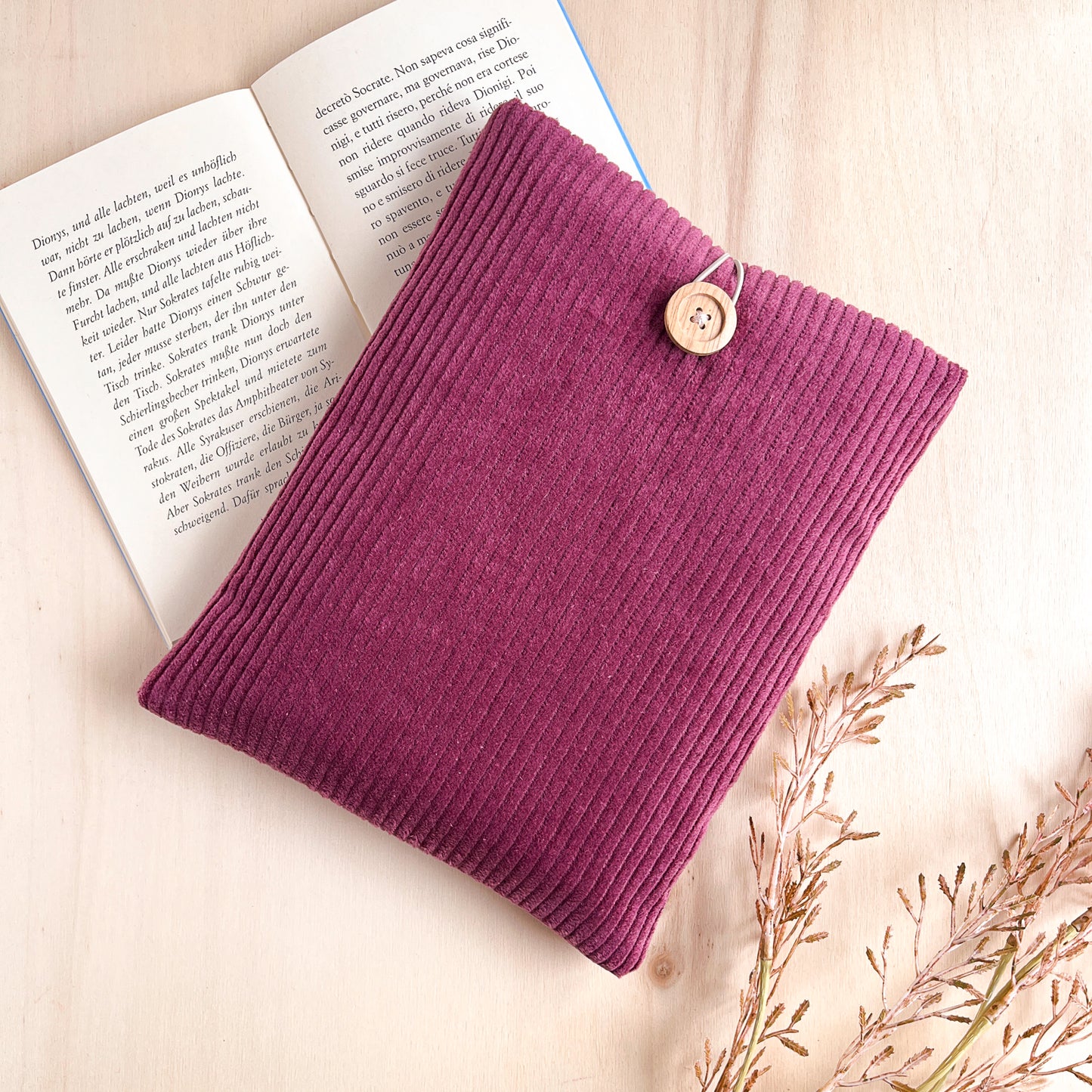 Custodia per libri imbottita in velluto viola con fodera floreale