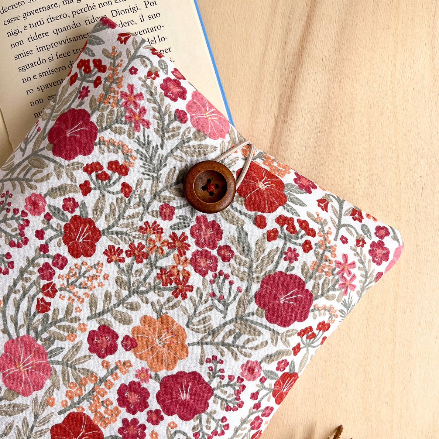 Custodia per libri imbottita con fiori Liberty