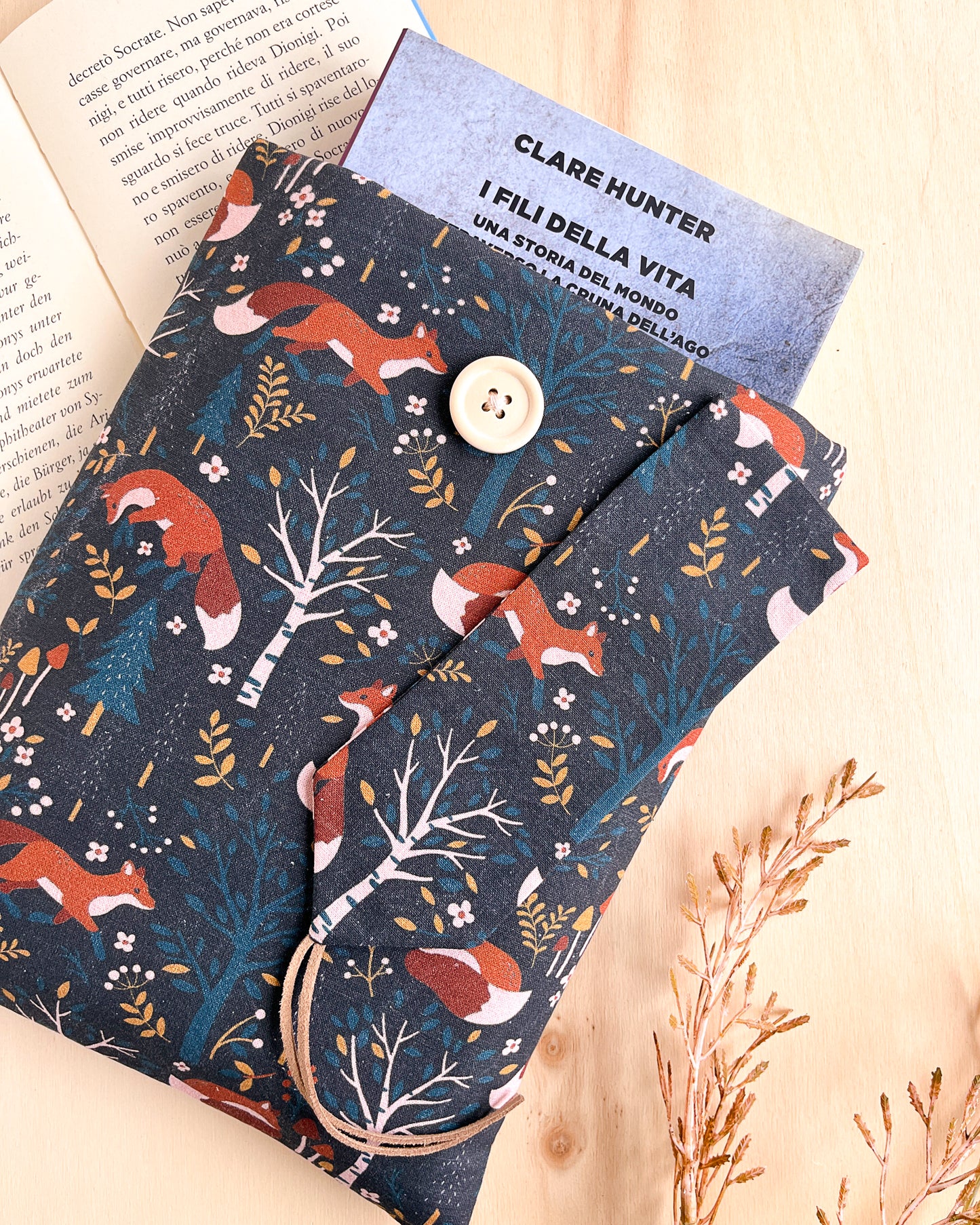 Custodia per libri imbottita con volpi