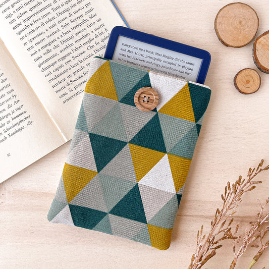 Geometric padded e-reader sleeve
