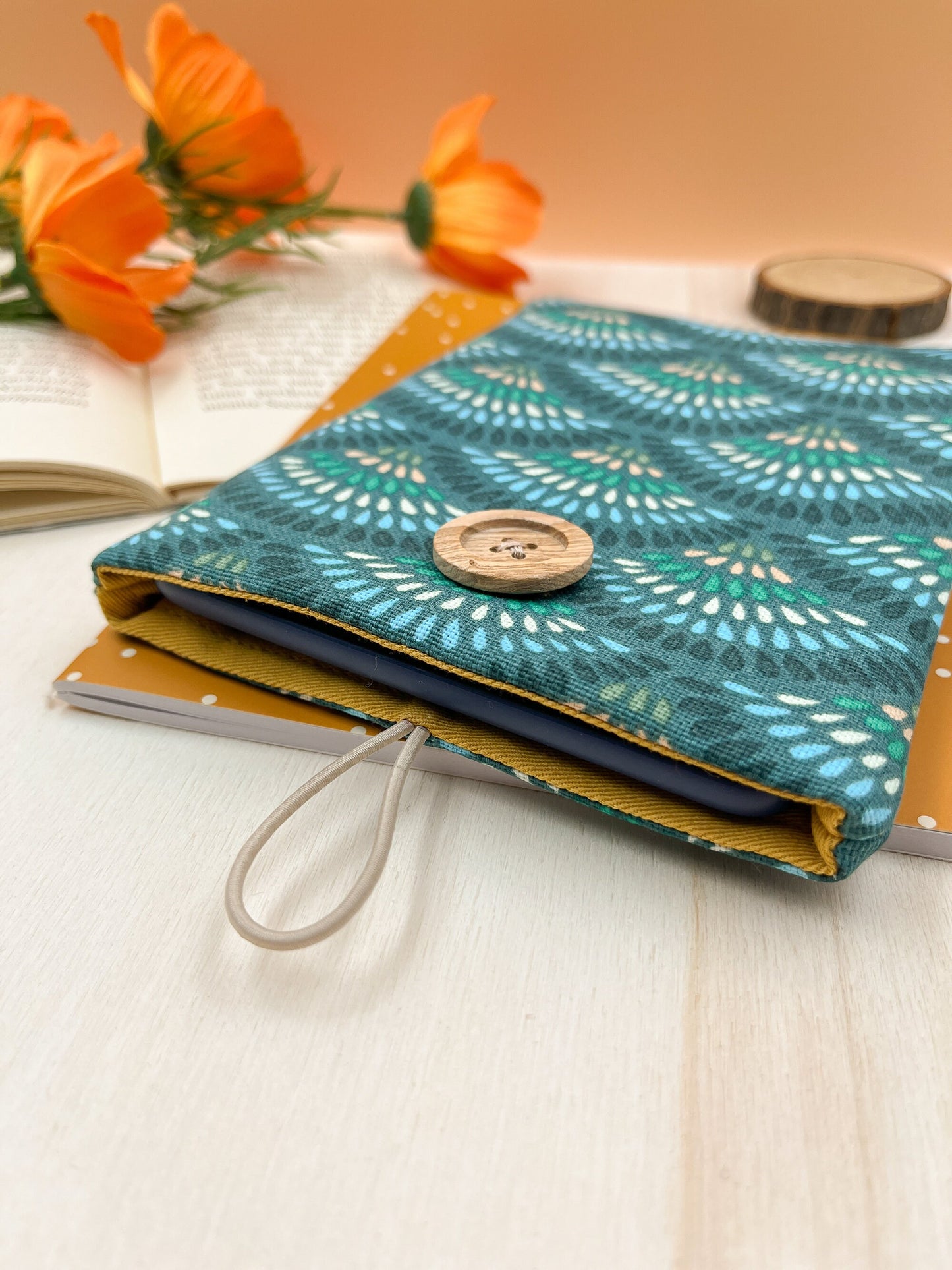 Peacock blue padded e-reader sleeve 
