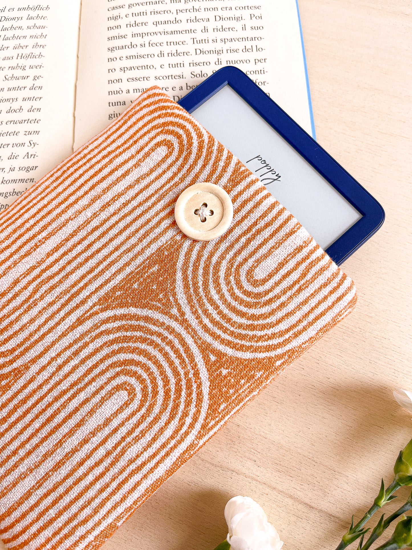 Custodia per e-reader con motivo geometrico arancio