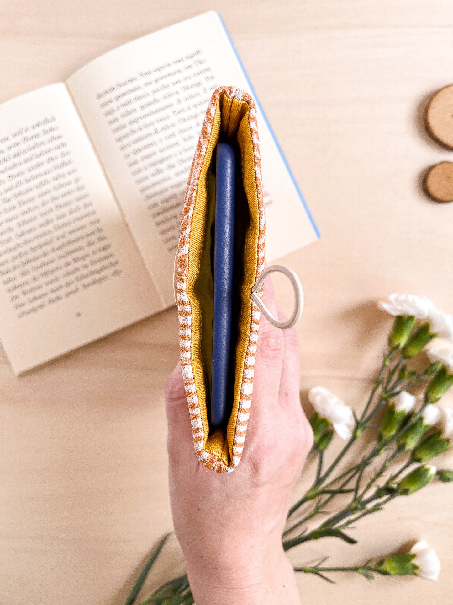 Custodia per e-reader con motivo geometrico arancio